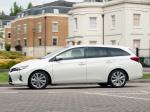 Toyota Auris Touring Sports Hybrid 2013 года (UK)